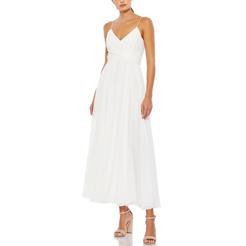 NEW Mac Duggal Ruched V-Neck Pleated Chiffon Dress, White, size M